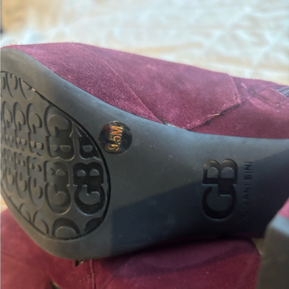 GIANNI BINI LADIES BURGUNDY SUEDE ANKLE HEEL BOOT. - Picture 5 of 7